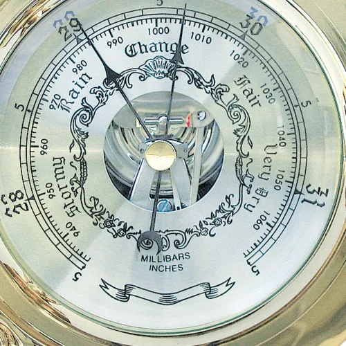 Barometer im Bullauge – weitere Ansicht