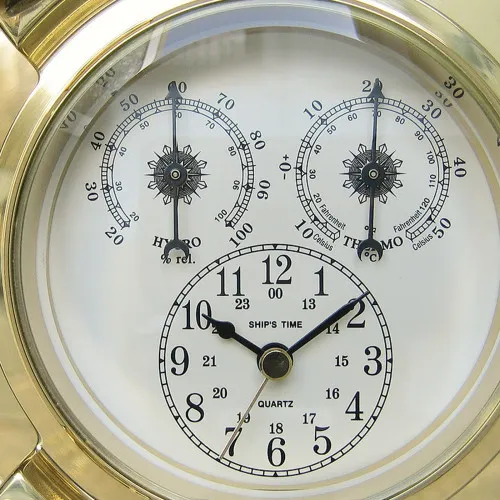 Uhr, Thermo- & Hygrometer im Bullauge – weitere Ansicht