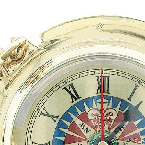 Bullaugen-Uhr mit Windrosenzifferblatt – Detail der Oberfläche