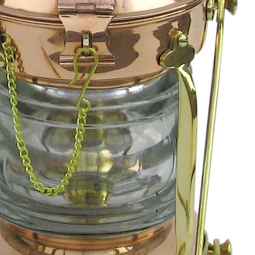 Ankerlampe mit Petroleumbrenner in Nahaufnahme