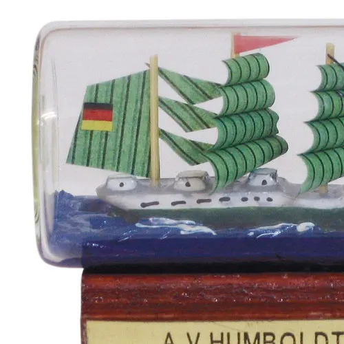 Detailansicht von Flaschenschiff - A.v.Humboldt