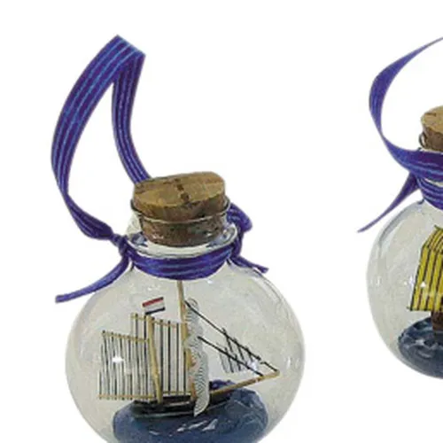 Detailansicht von Flaschenschiff - Set