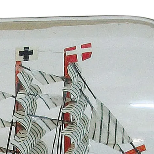 Flaschenschiff - Gorch Fock – Detail der Oberfläche