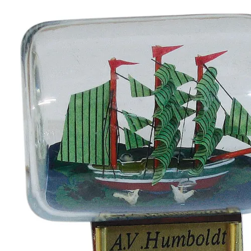 Detailansicht von Flaschenschiff - Alexander von Humboldt