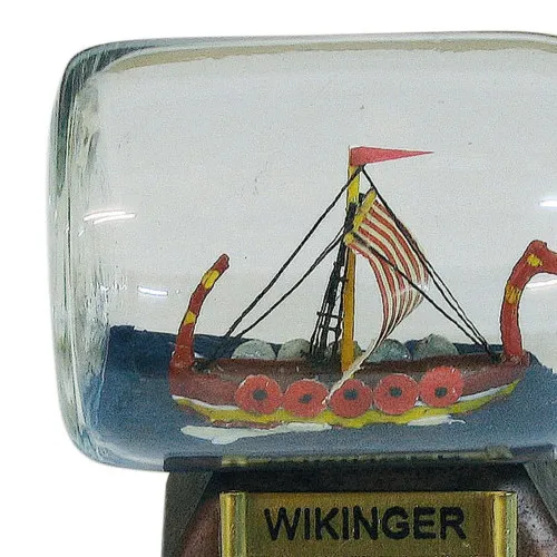 Detailansicht von Flaschenschiff - Wikinger