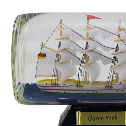 Detailansicht von Flaschenschiff - Gorch Fock