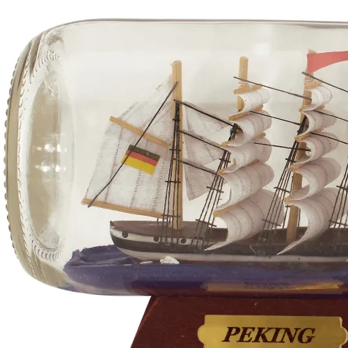 Detailansicht von Flaschenschiff - Peking