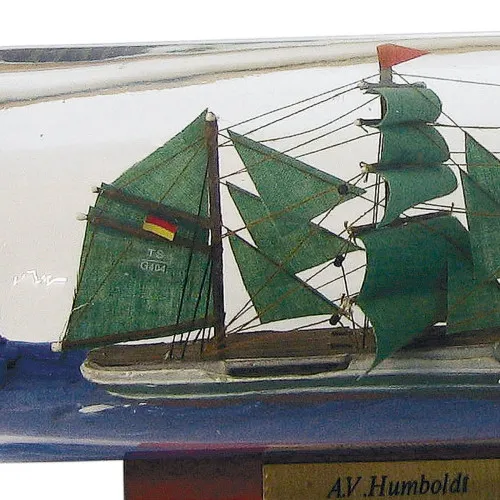Detailansicht von Flaschenschiff - Alexander von Humboldt