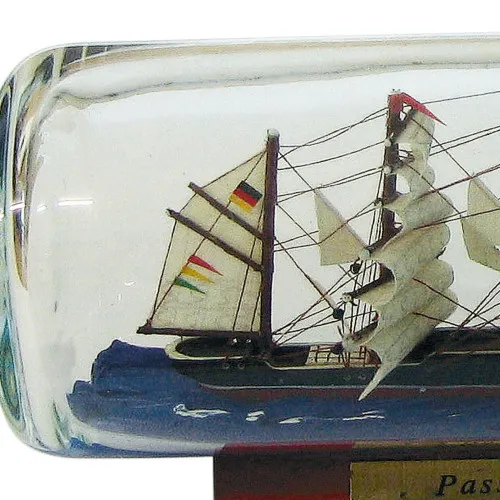 Detailansicht von Flaschenschiff - Passat