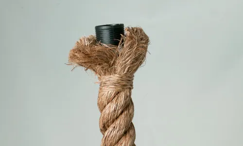 Detailansicht von Taulampe mit Schirm