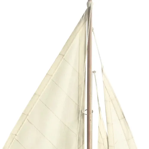 Halbrumpf-Segelyacht – Detail der Oberfläche