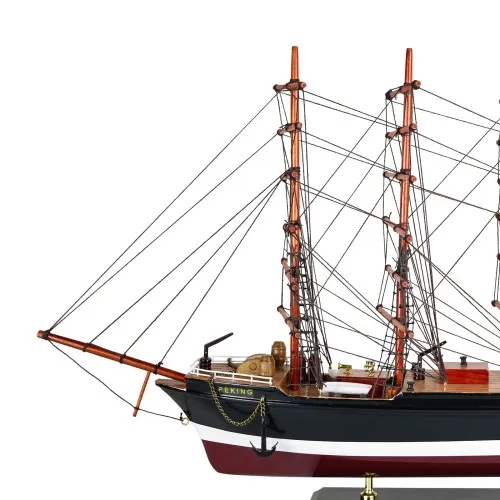Detailansicht von Segelschiff - PEKING