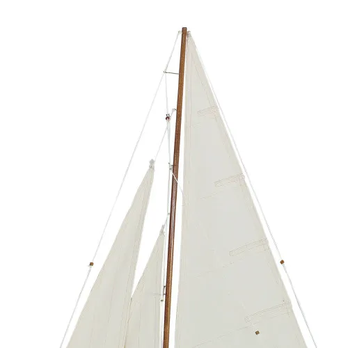 Detailansicht von Segel-Yacht
