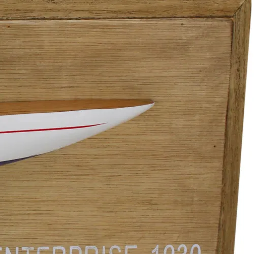 Enterprise-Halbrumpf auf Board in Nahaufnahme