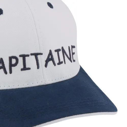 Cap - CAPITAINE in Nahaufnahme