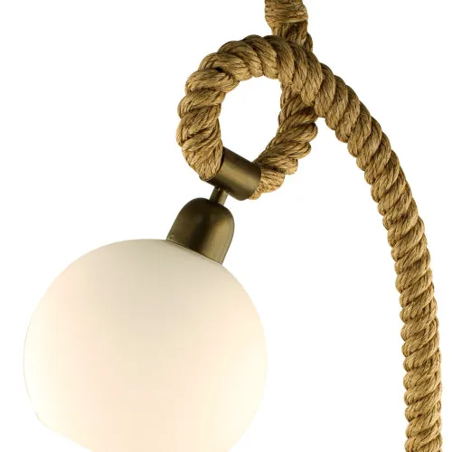 Detailansicht von Taulampe mit weiß-gefrostetem Glasschirm