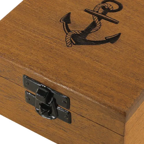 Holzbox mit Anker-Lasergravur – weitere Ansicht