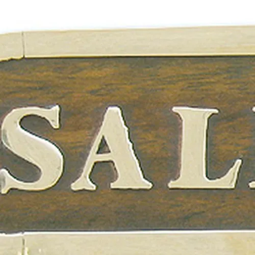 Detailansicht von Türschild SALLE DE BAIN