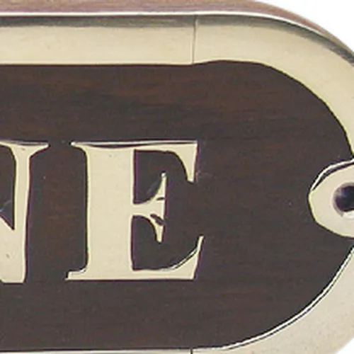 Türschild CUISINE in Nahaufnahme