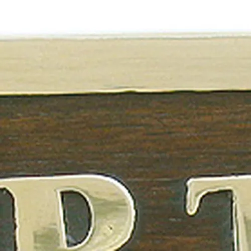 Türschild CAPTAIN – Detail der Oberfläche