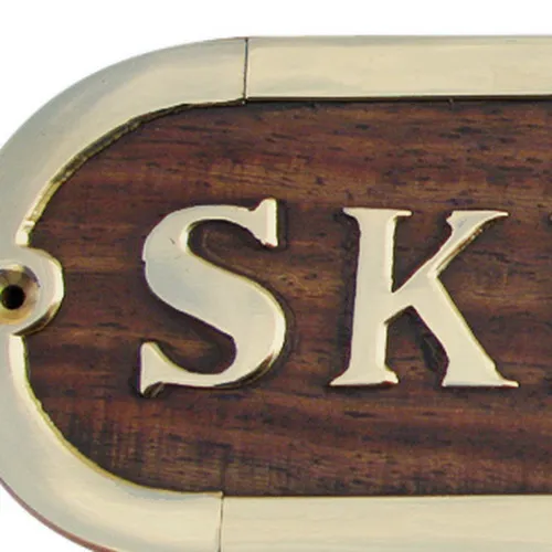 Detailansicht von Türschild SKIPPER