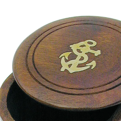 Würfel-Becher mit 5 Würfeln – Detail der Oberfläche