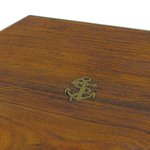 Holzbox für Sextant 8201N oder 8201S – Detail der Oberfläche