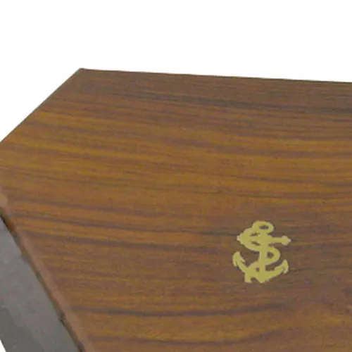 Holzbox für Sextant 8202S – Detail der Oberfläche