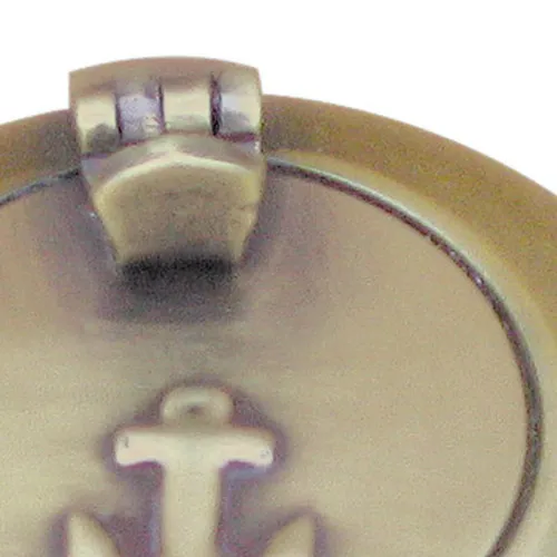 Klappaschenbecher – Detail der Oberfläche