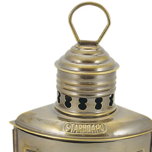 Detailansicht von Steuerbordlampe mit Petroleumbrenner