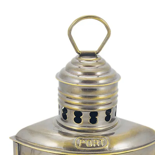 Detailansicht von Backbordlampe mit Petroleumbrenner