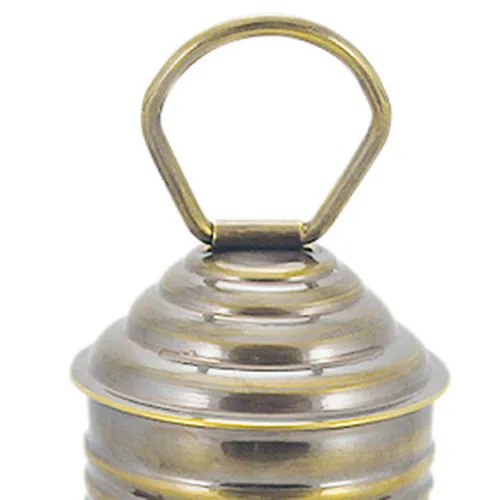 Backbordlampe mit Petroleumbrenner – Detail der Oberfläche