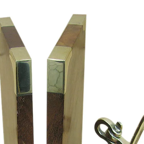 Buchstützen - Anker – Detail der Oberfläche