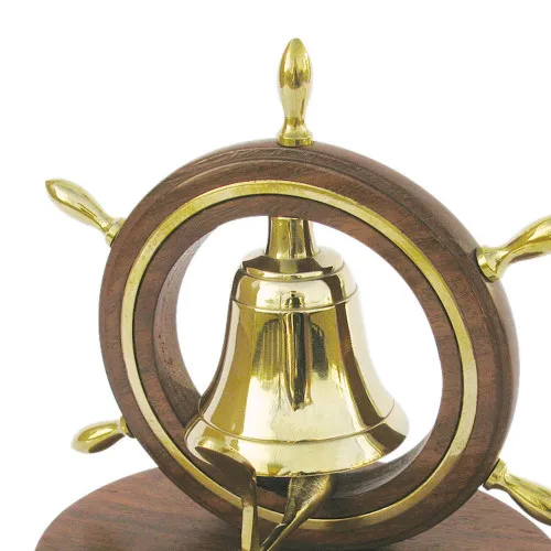 Detailansicht von Tischglocke im Steuerrad