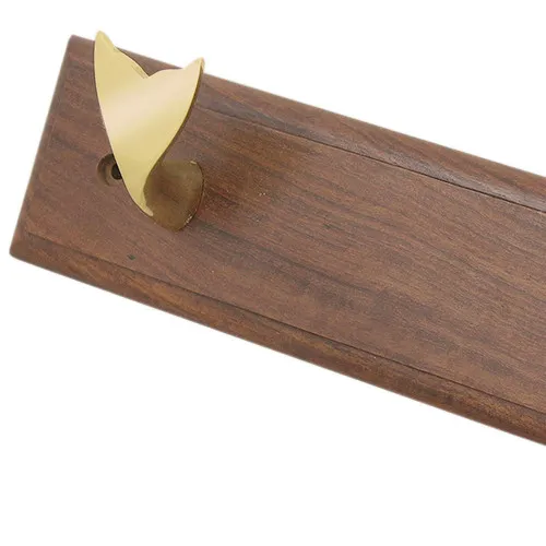 Detailansicht von Hakenleiste - Walflossen
