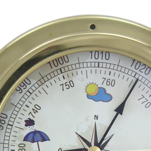 Barometer mit Design-Zifferblatt – Detail der Oberfläche