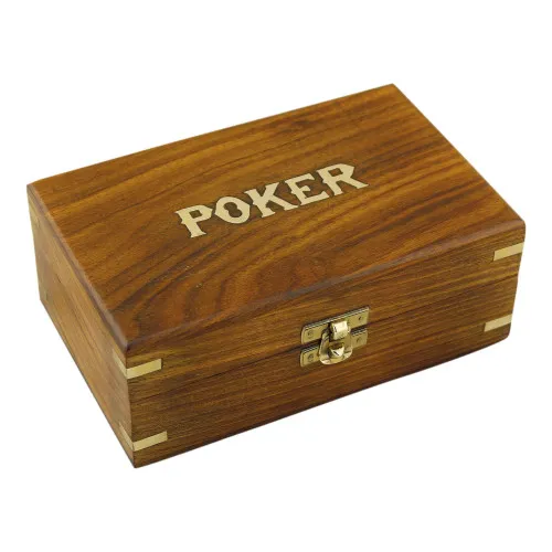 Detailansicht von Poker-Spiel in Holzbox