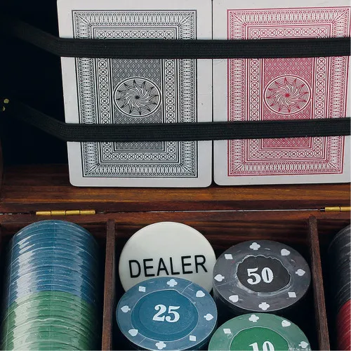 Poker-Spiel in Holzbox – weitere Ansicht