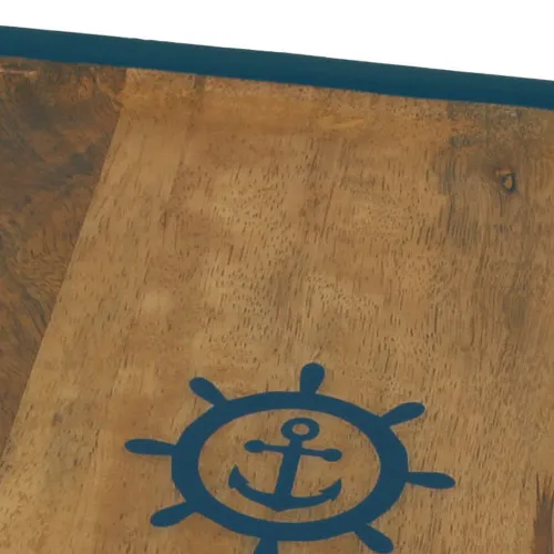 Steuerrad / Anker – Detail der Oberfläche