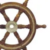 Steuerrad mit Tau in Nahaufnahme