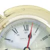Uhr im Bullauge – Detail der Oberfläche
