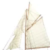 Detailansicht von Halbrumpf-Segelyacht