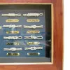 Knotentafel hinter Glas in Nahaufnahme