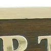 Türschild CAPTAIN – Detail der Oberfläche