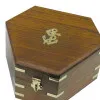 Detailansicht von Holzbox für Sextant 8200S