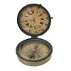 Kompass mit Uhr