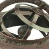 Armillarsphäre – Detail der Oberfläche