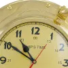 Uhr im Bullauge – Detail der Oberfläche