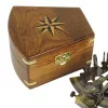 Detailansicht von Sextant in Holzbox