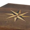 Holzbox mit Windrose-Inlay – Detail der Oberfläche